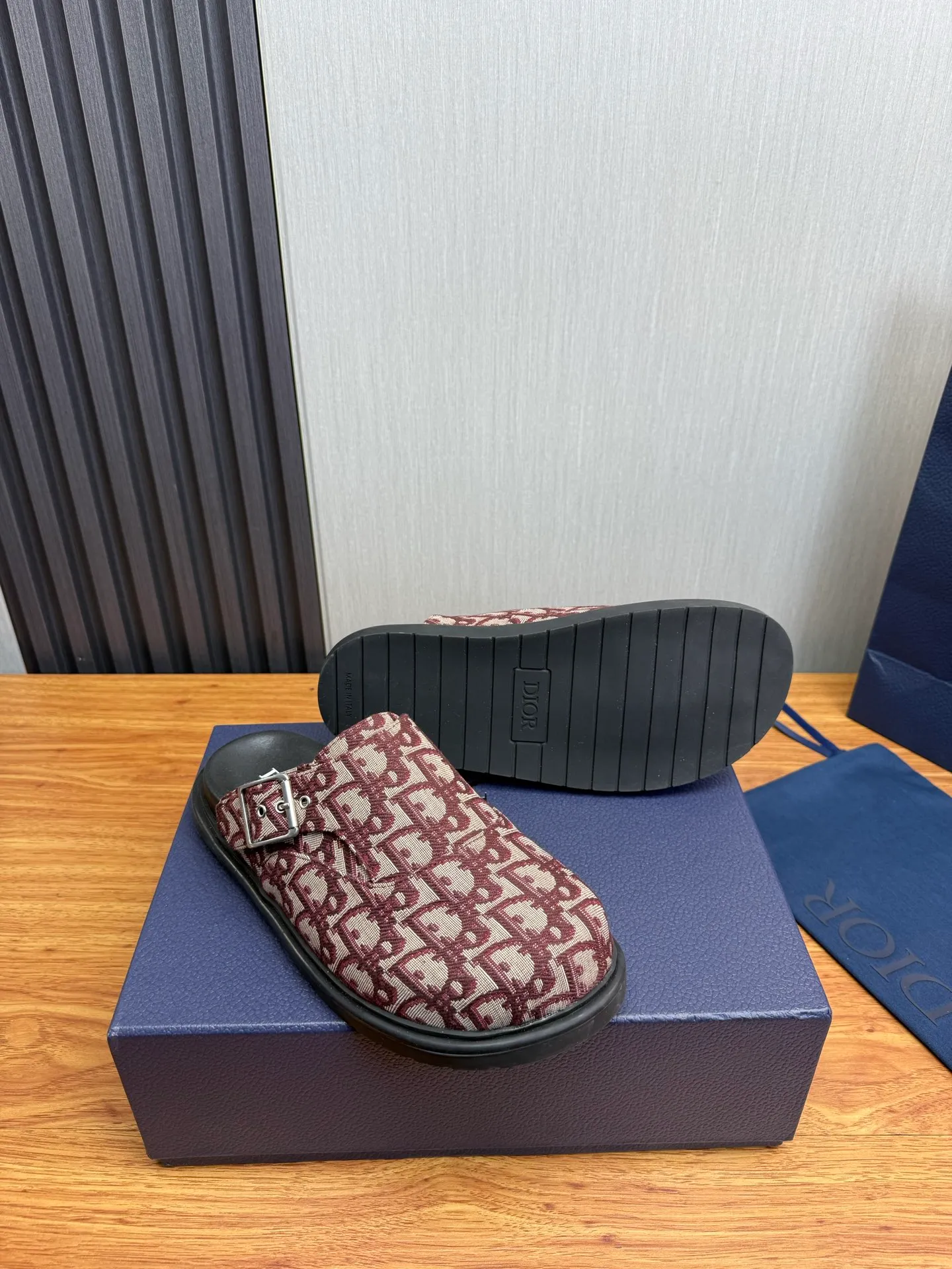 Men's men's shoes 420💰 Dior. Men's slippers🩴Official website 1:1 production 38-45 yards 45 46 🉑️Customized original material shipped✅